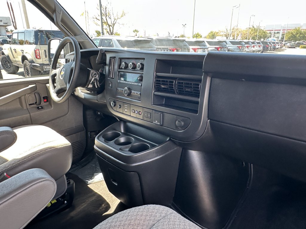 Used 2025 Chevrolet Express 3500 LT w/ LT Preferred Equipment Group RWD image 15