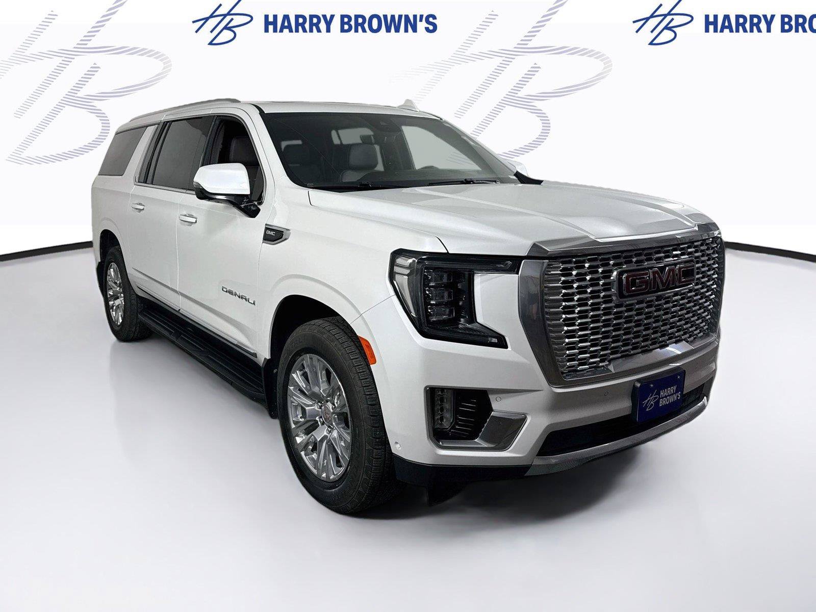 Used 2023 GMC Yukon XL Denali w/ Advanced Technology Package AWD/4WD image 30