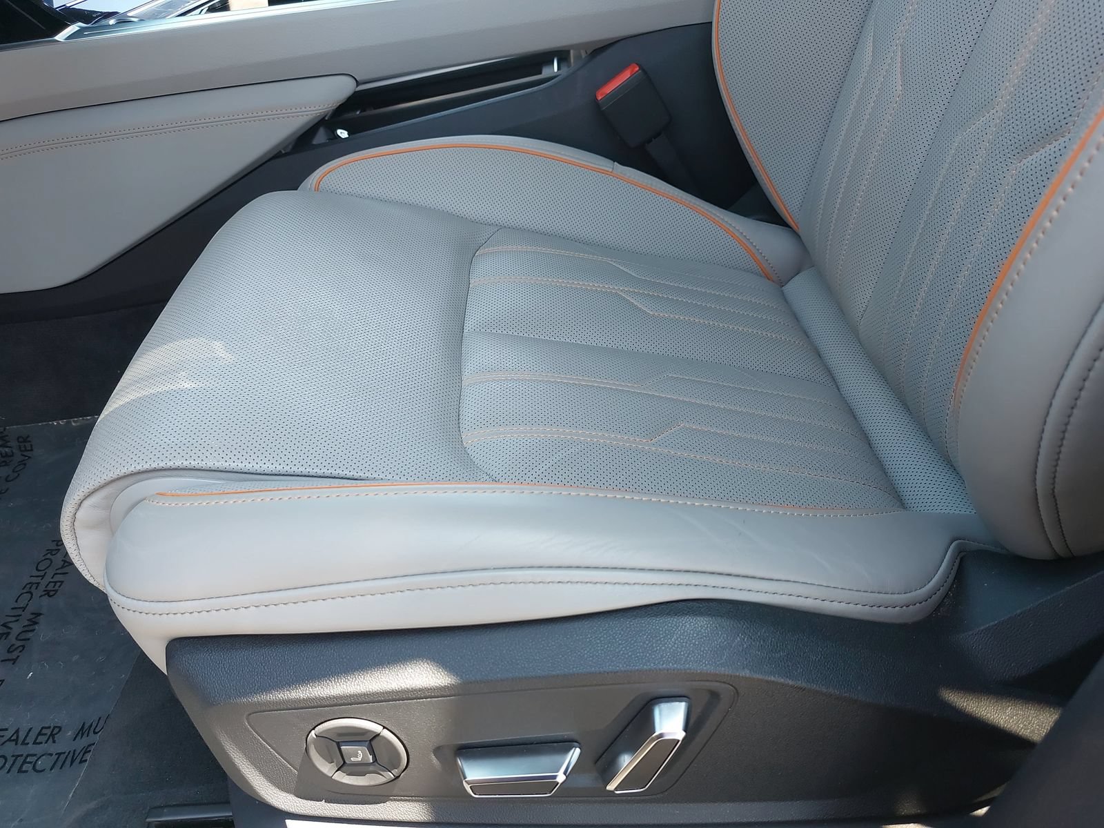 Used 2024 Audi Q8 e-tron Prestige w/ Prestige Package AWD/4WD image 32