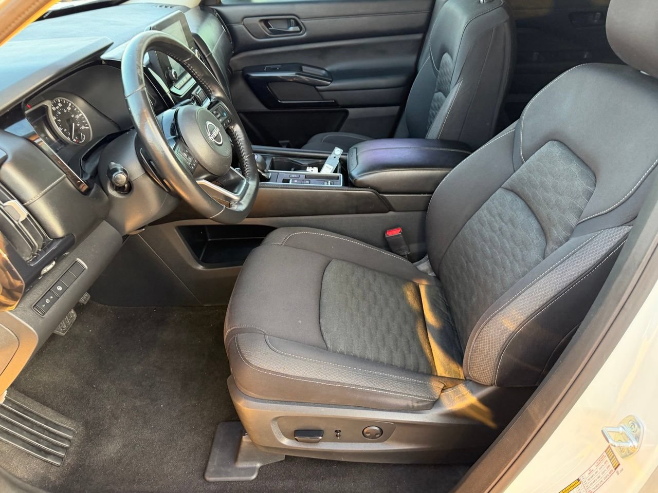 Certified 2023 Nissan Pathfinder SV w/ Lighting Package (N92) FWD image 31