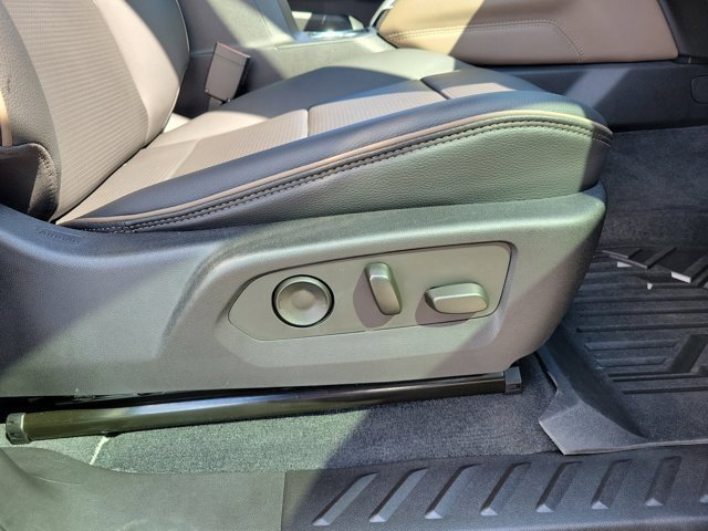 Used 2023 GMC Canyon Denali image 7