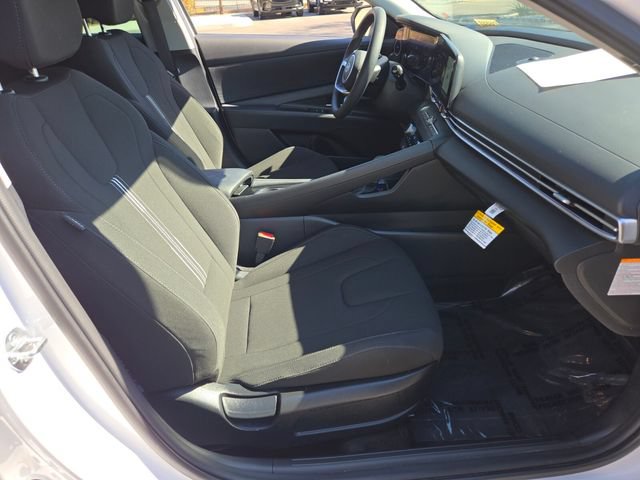 Used 2024 Hyundai Elantra Blue FWD image 21