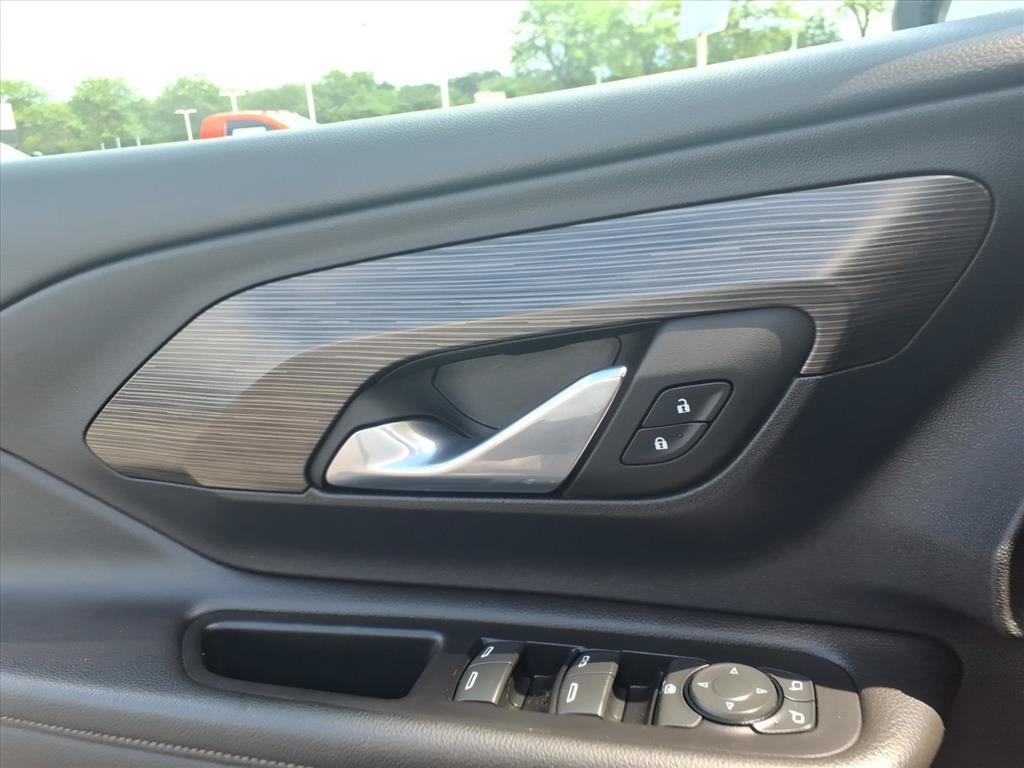 Used 2023 GMC Terrain SLE FWD image 15