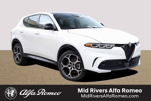 New 2025 Alfa Romeo Tonale w/ Premium Package