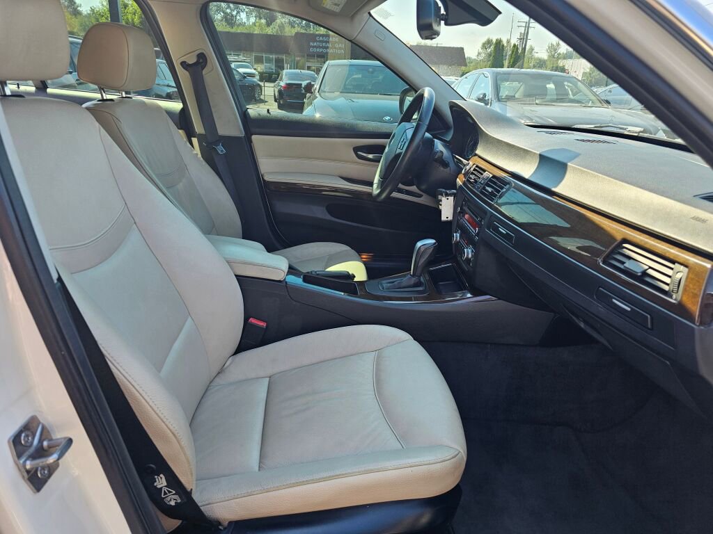 Used 2011 BMW 335i Sedan image 10