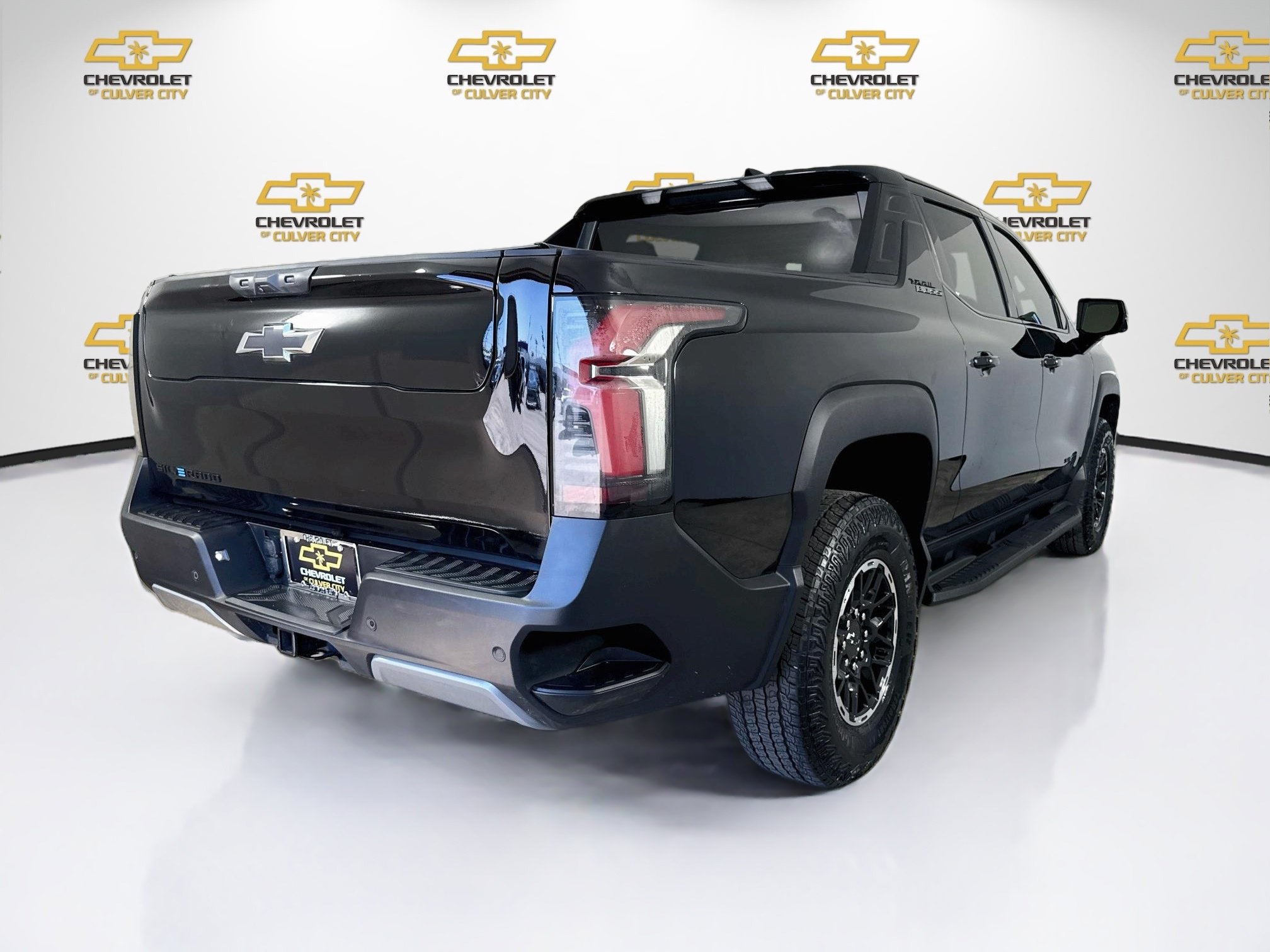 Used 2026 Chevrolet Silverado EV Trail Boss w/ Plus Package AWD/4WD image 8
