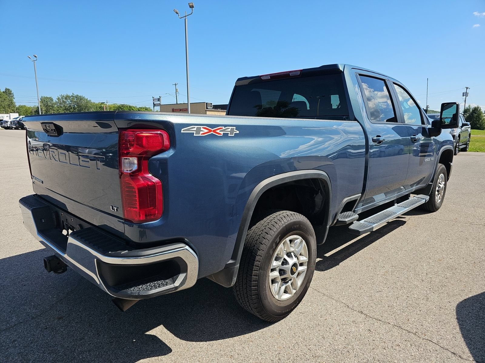 Used 2025 Chevrolet Silverado 2500 LT w/ Convenience Package AWD/4WD image 6