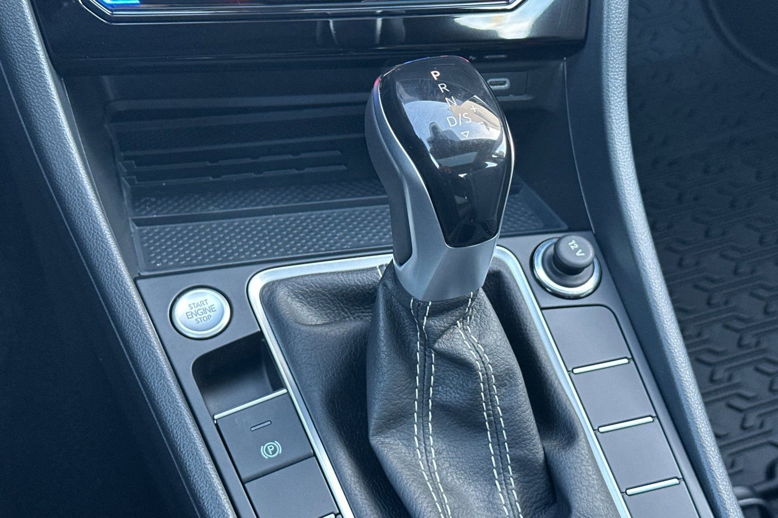 New 2026 Volkswagen Jetta SEL FWD image 18