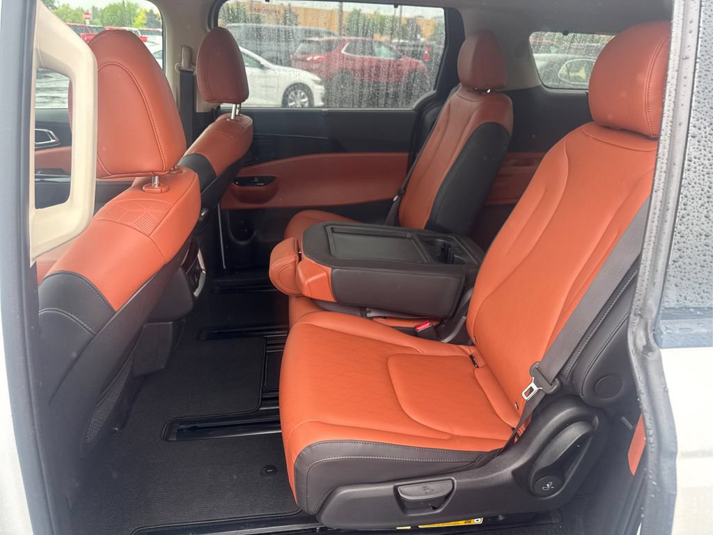 Used 2024 Kia Carnival SX FWD image 21