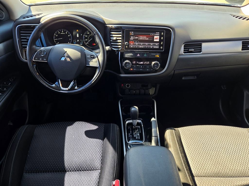 Used 2018 Mitsubishi Outlander SE FWD image 26