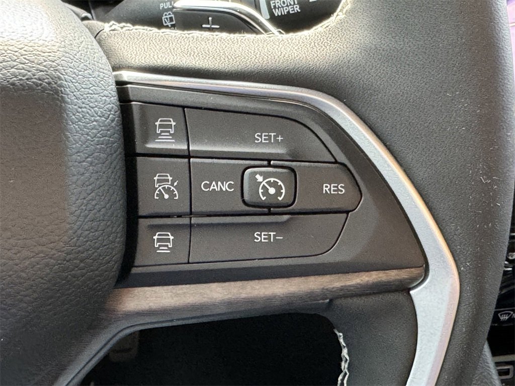 New 2024 Jeep Grand Cherokee Limited w/ Black Appearance Package image 24