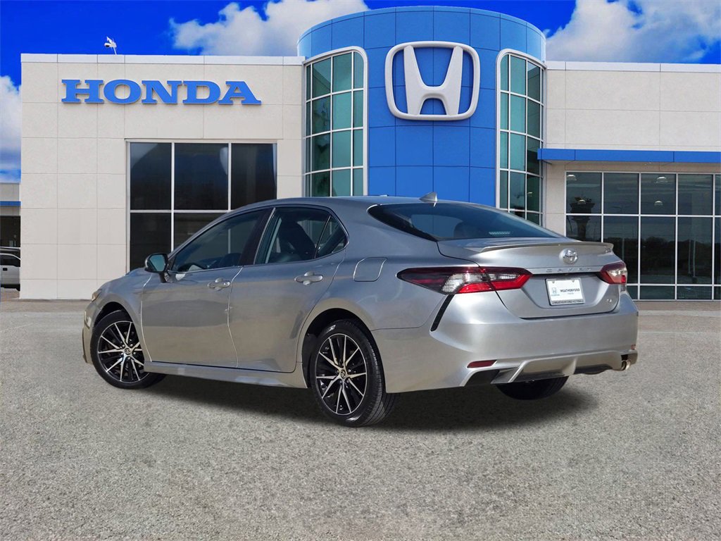 Used 2021 Toyota Camry SE image 5