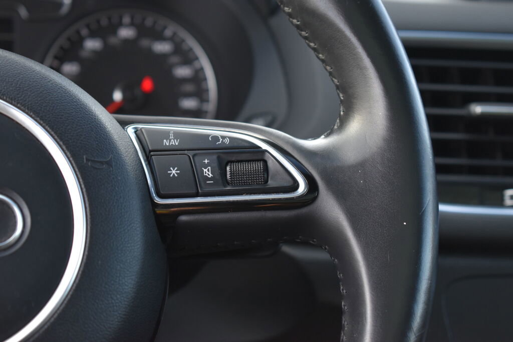 Used 2017 Audi Q3 2.0T Prestige w/ Prestige Package image 20