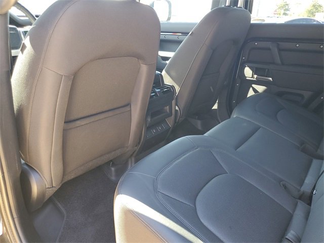 Used 2025 Land Rover Defender 110 S image 27