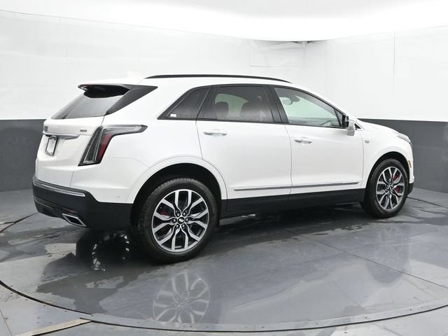 New 2026 Cadillac XT5 Sportv w/ LPO, Floor Liner Package AWD/4WD image 2