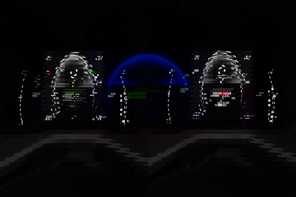 Used 2025 Toyota Camry SE image 40