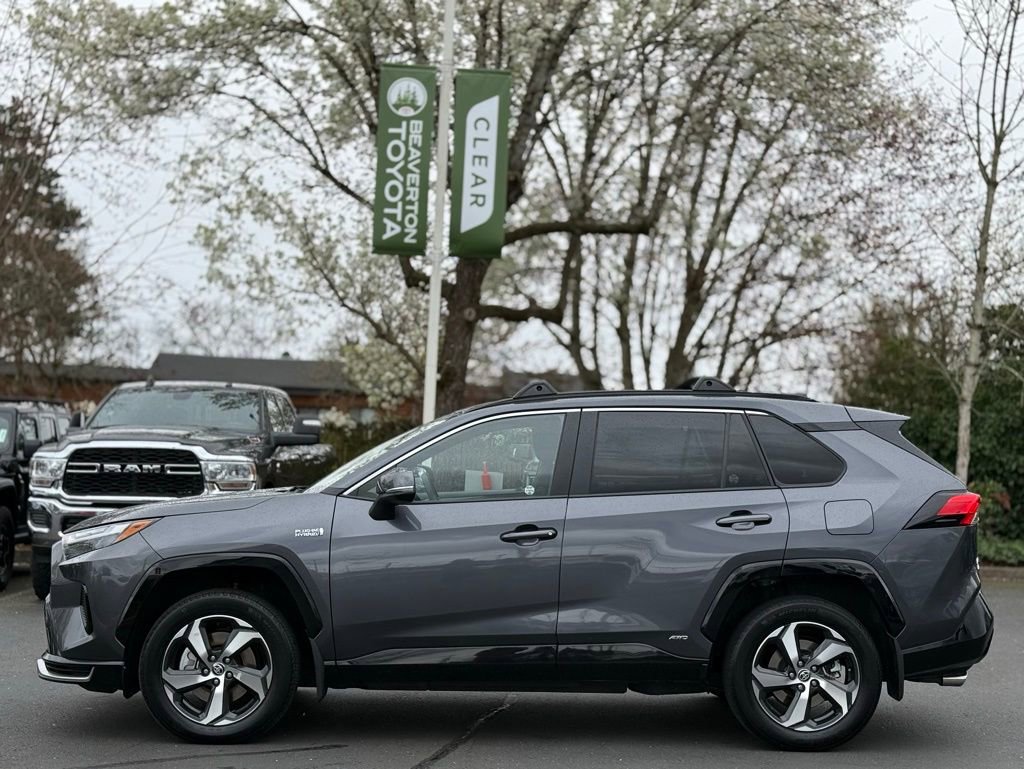Used 2024 Toyota RAV4 SE AWD/4WD image 2