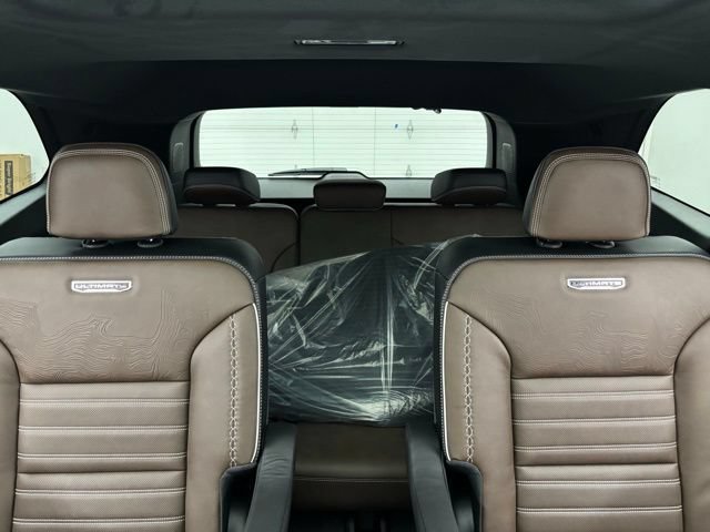 New 2026 GMC Acadia Denali Ultimate w/ LPO, Floor Liner Package AWD/4WD image 43