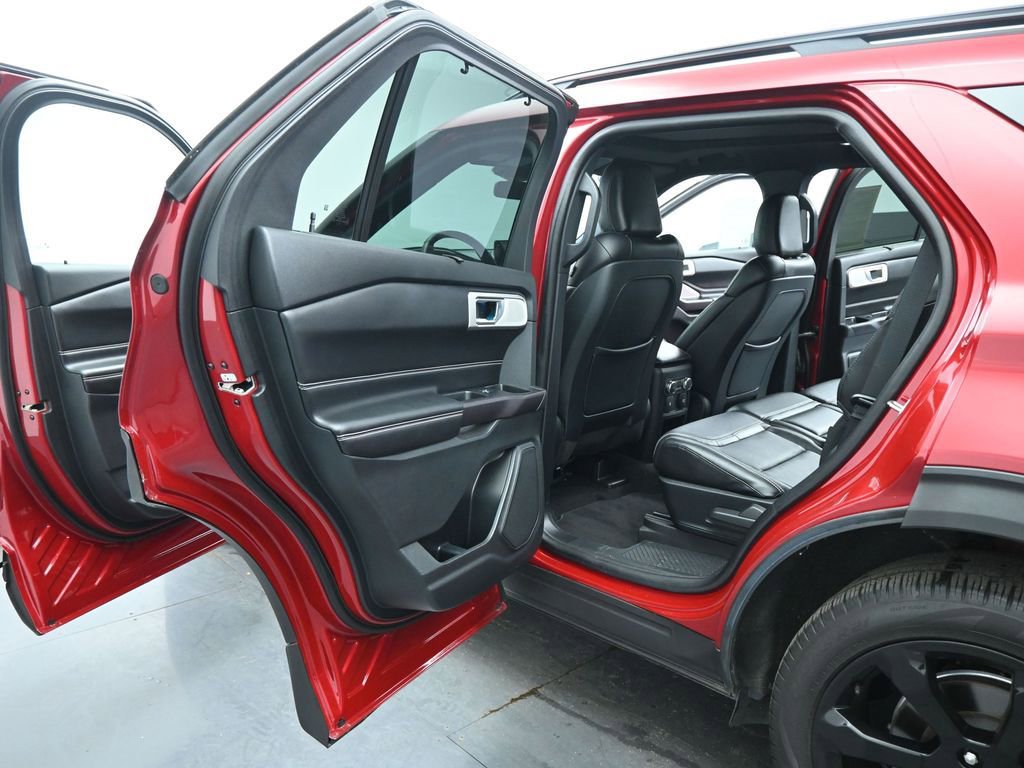 Used 2020 Ford Explorer ST w/ ST Street Pack image 16