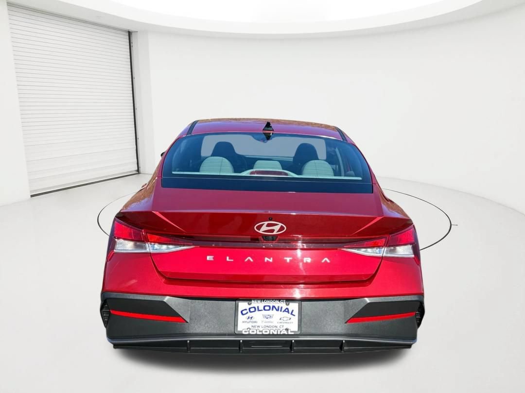 Certified 2024 Hyundai Elantra SEL FWD image 6