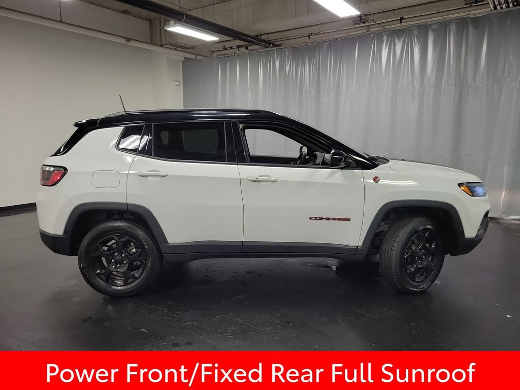 Used 2023 Jeep Compass Trailhawk w/ Sun and Sound Group AWD/4WD image 9