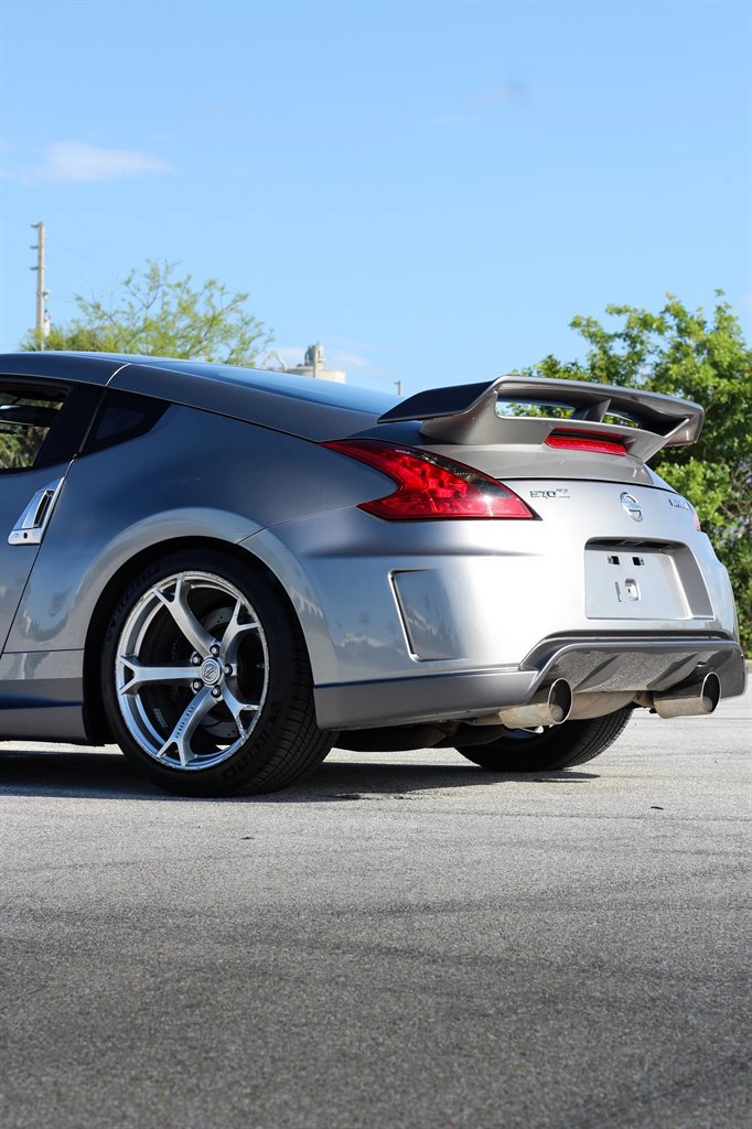 Used 2010 Nissan 370Z NISMO RWD image 5