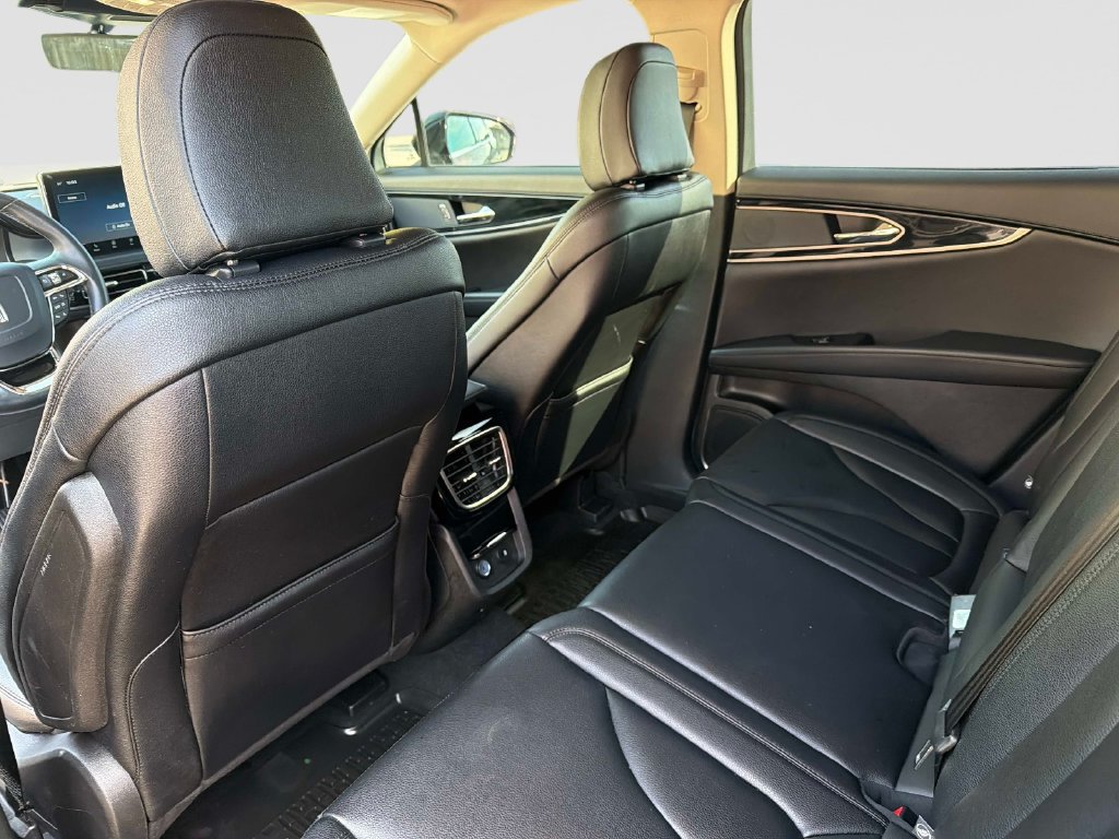 Used 2023 Lincoln Nautilus AWD w/ Premium Package image 15