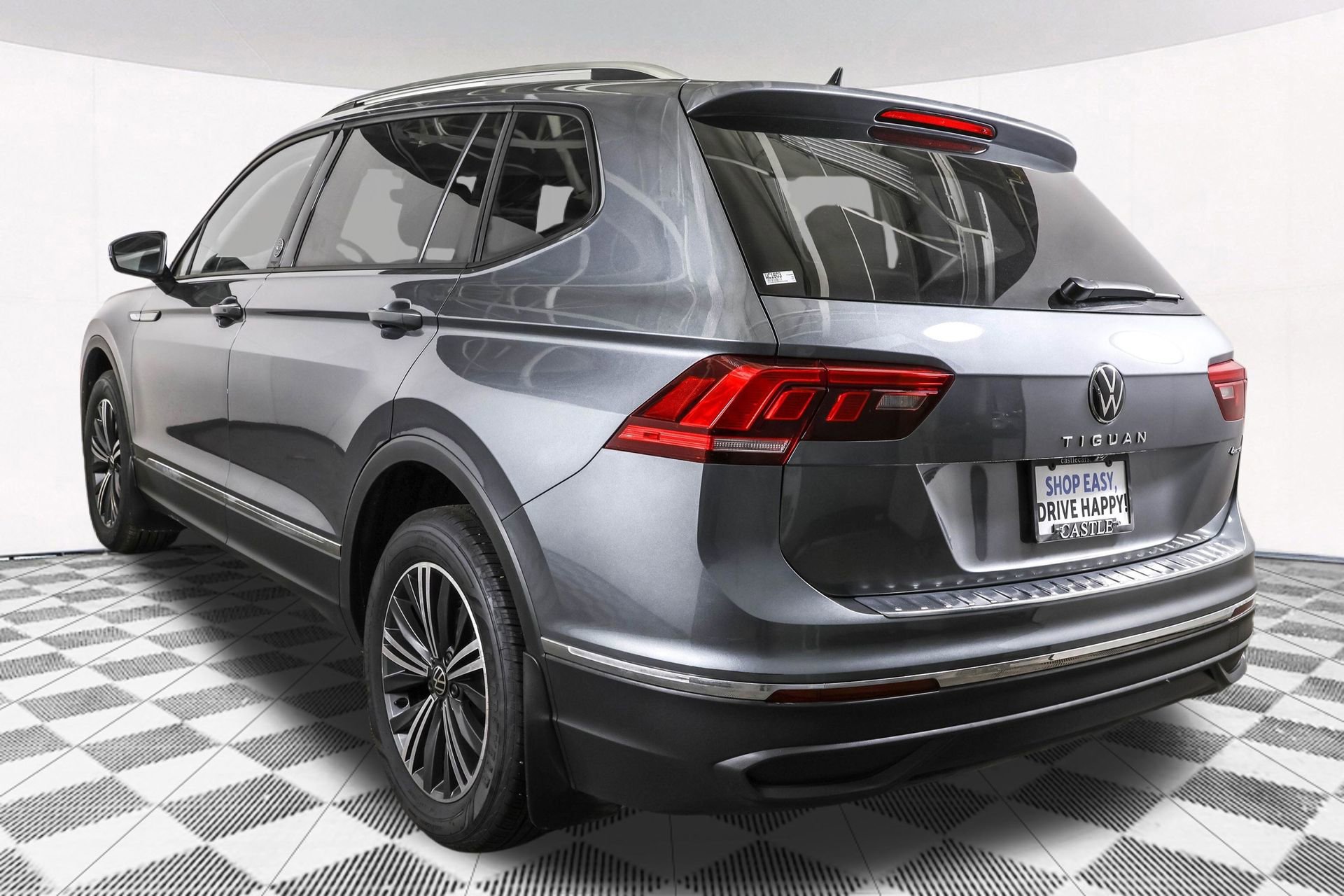 Used 2024 Volkswagen Tiguan Wolfsburg Edition image 16