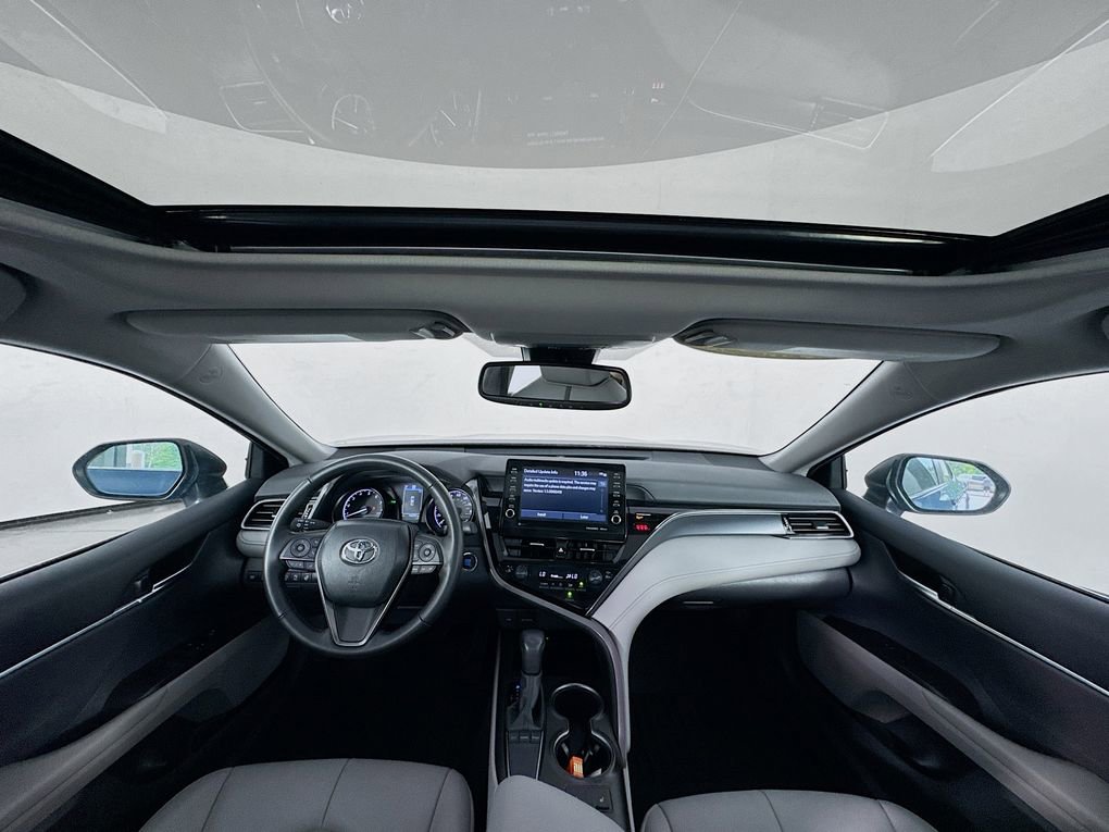 Used 2024 Toyota Camry SE w/ Cold Weather Package image 39