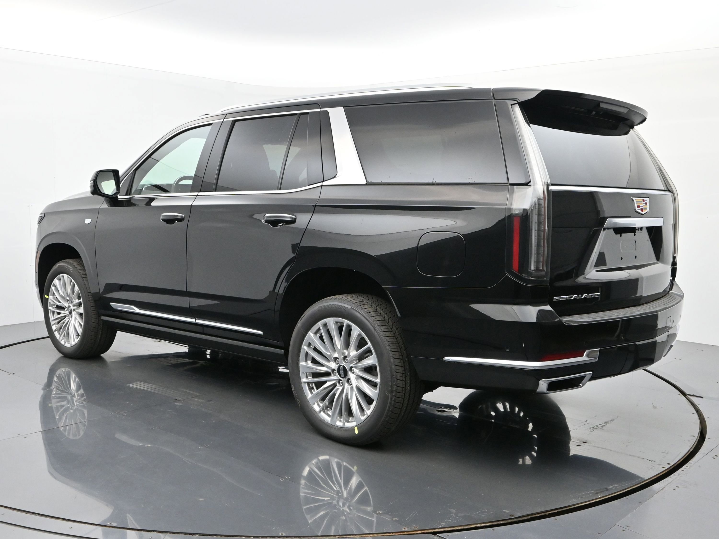 New 2026 Cadillac Escalade Luxury image 3