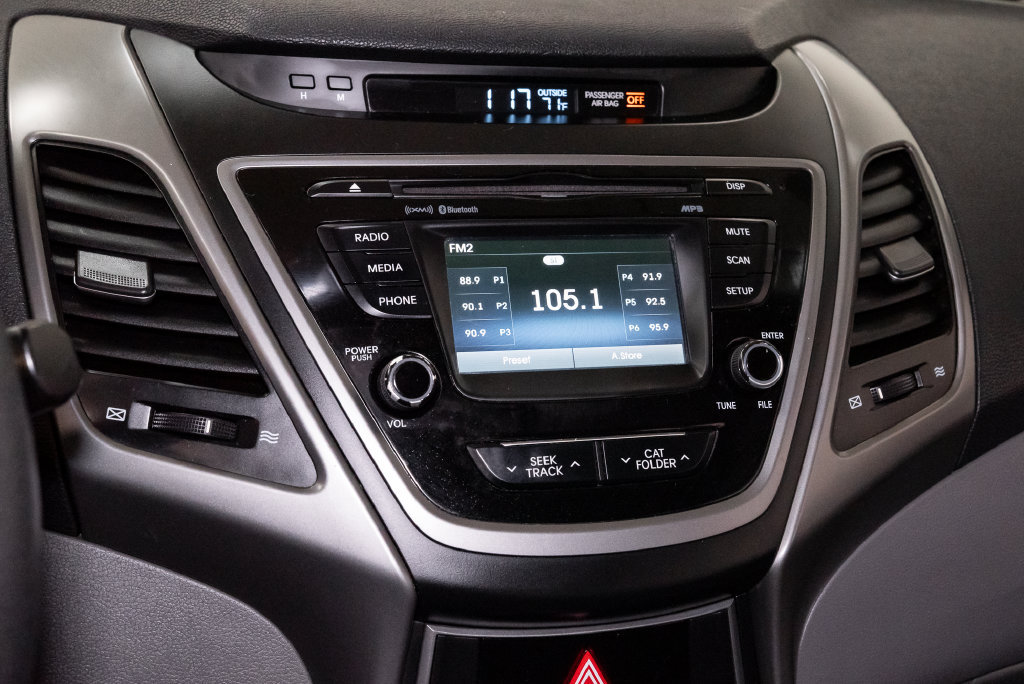 Used 2014 Hyundai Elantra SE w/ Option Group 02 FWD image 15