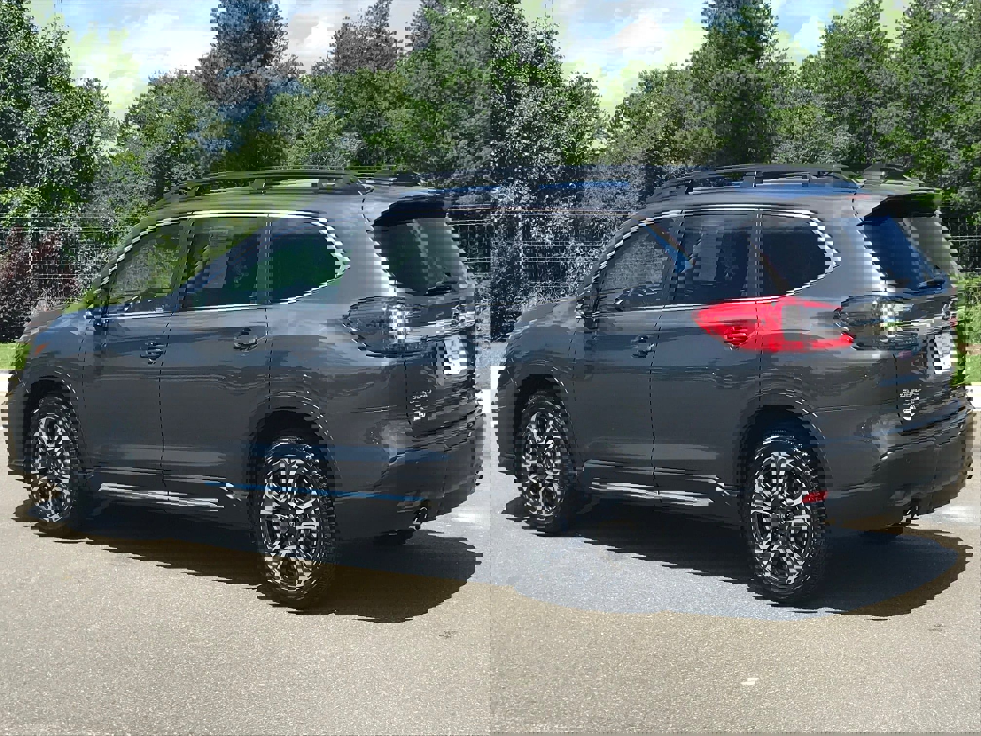 Certified 2025 Subaru Ascent Limited w/ Popular Package #2 image 3