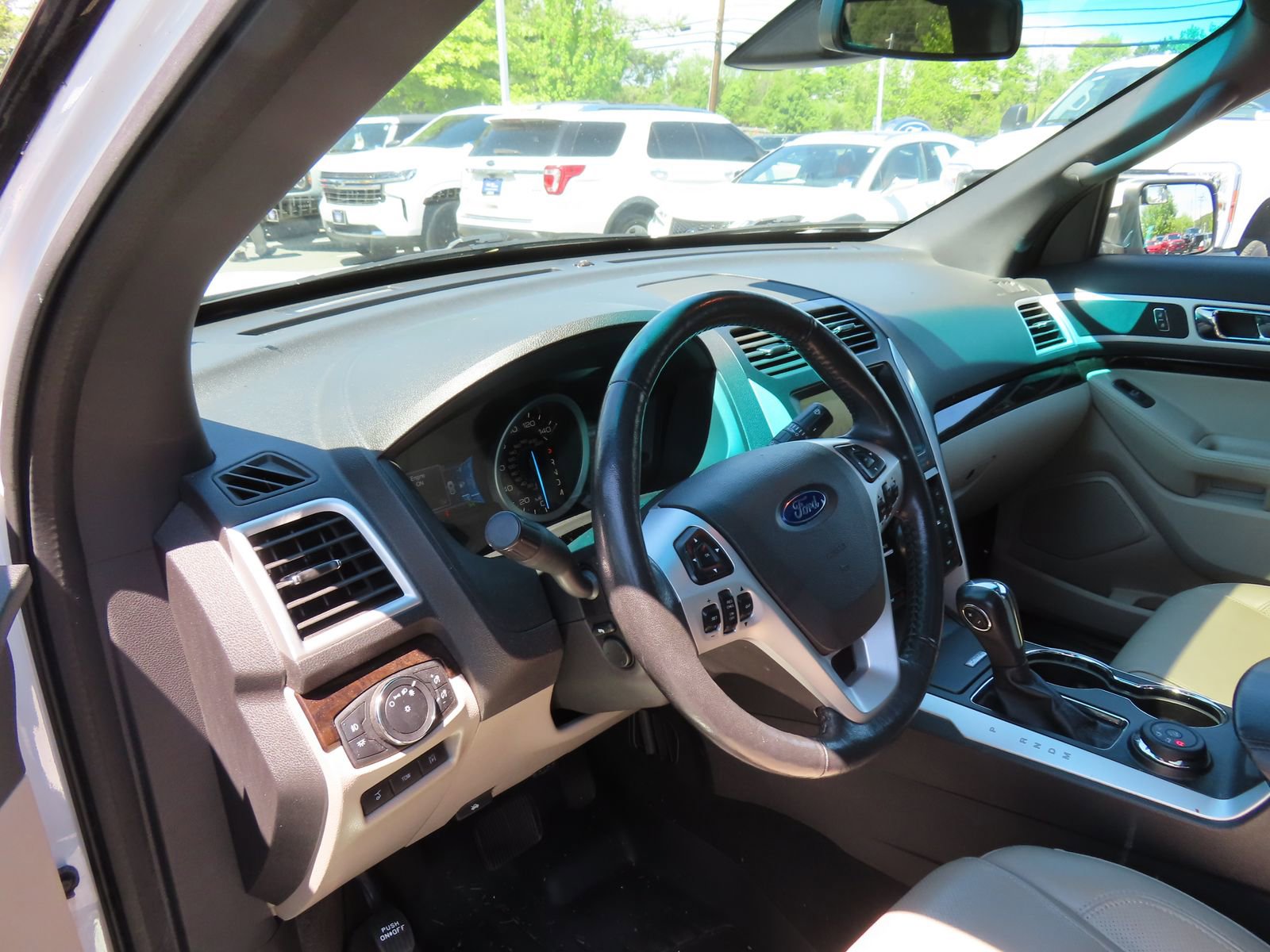 Used 2015 Ford Explorer Limited w/ Equipment Group 302A AWD/4WD image 15