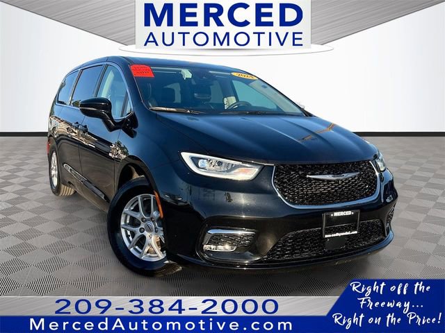 Used 2024 Chrysler Pacifica Touring-L image 1