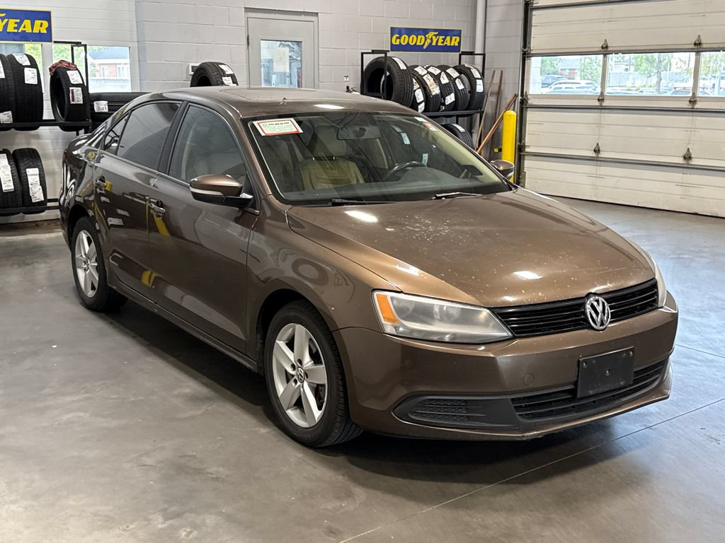 Used 2012 Volkswagen Jetta TDI FWD image 3