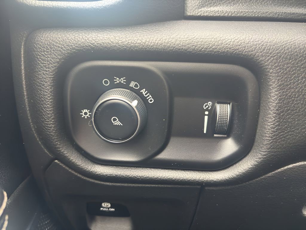 Used 2024 RAM 1500 Laramie image 17