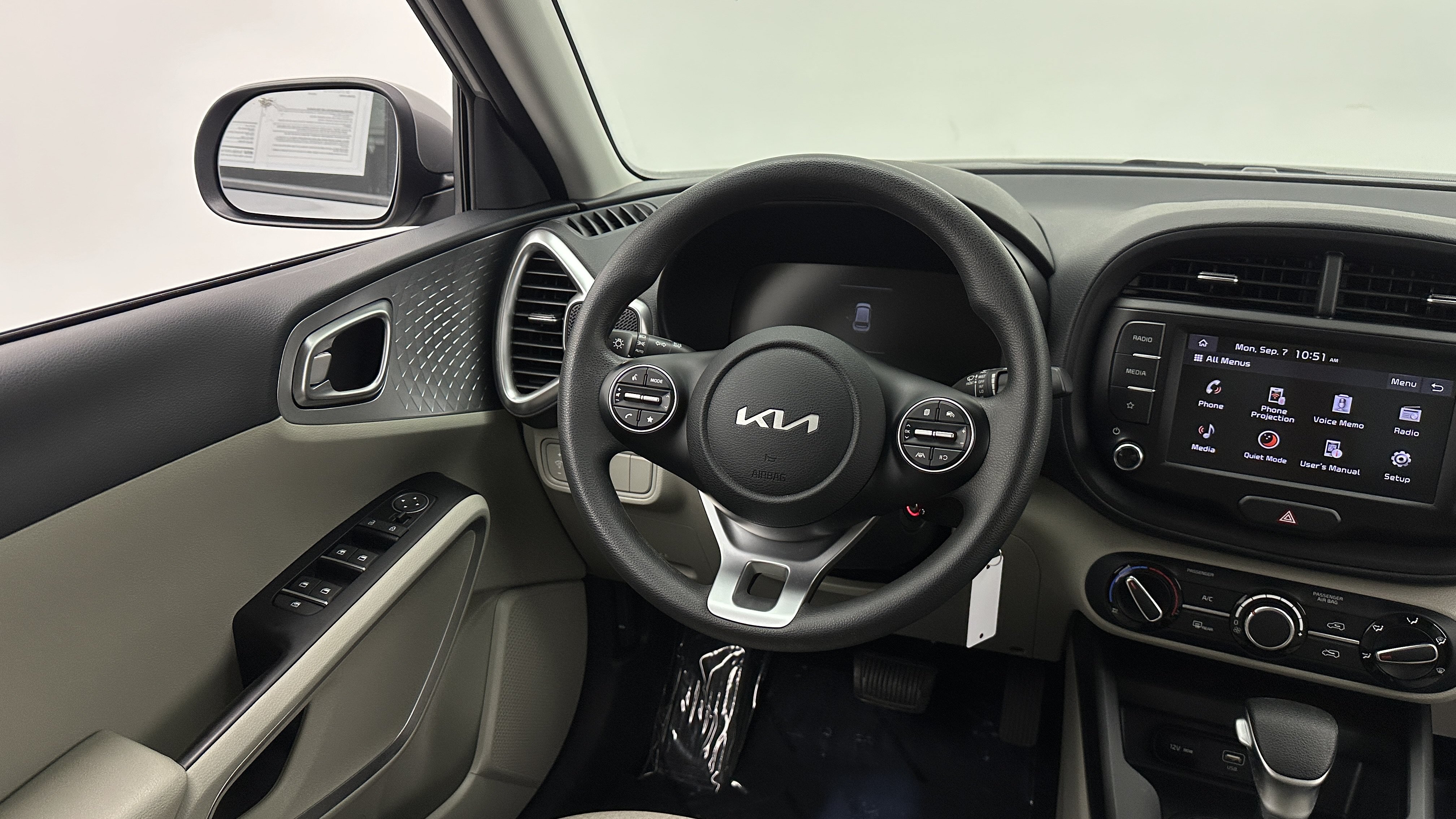Used 2023 Kia Soul LX FWD image 26