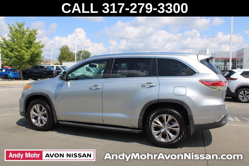 Used 2014 Toyota Highlander XLE FWD image 4