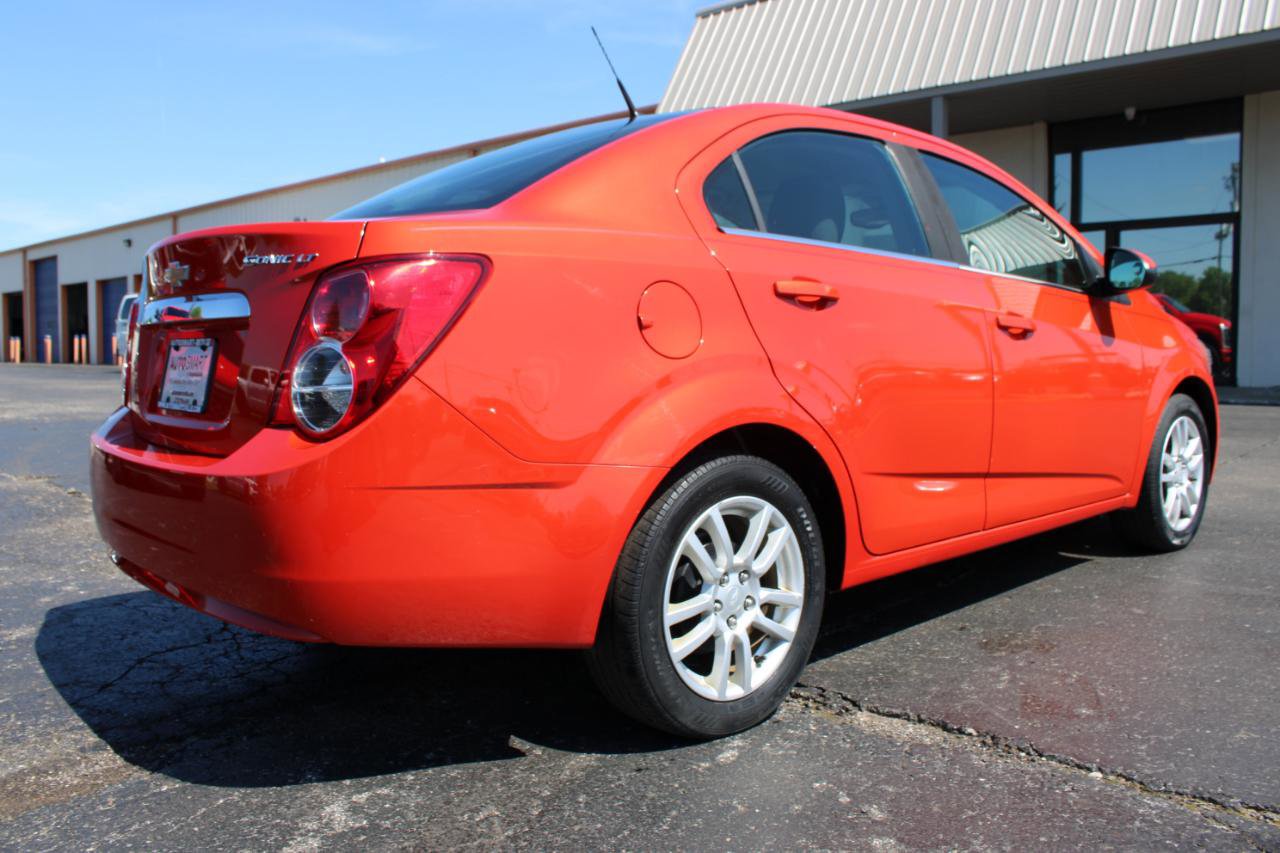 Used 2013 Chevrolet Sonic LT w/ Wheels and Fog Lamp Package FWD image 4