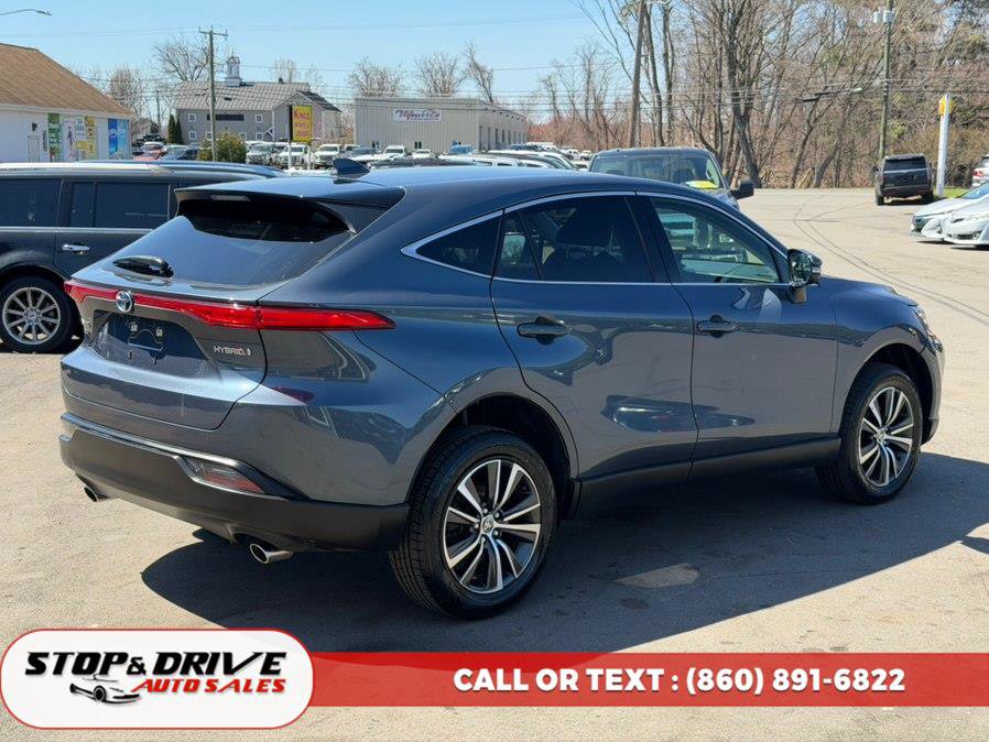 Used 2022 Toyota Venza LE image 5