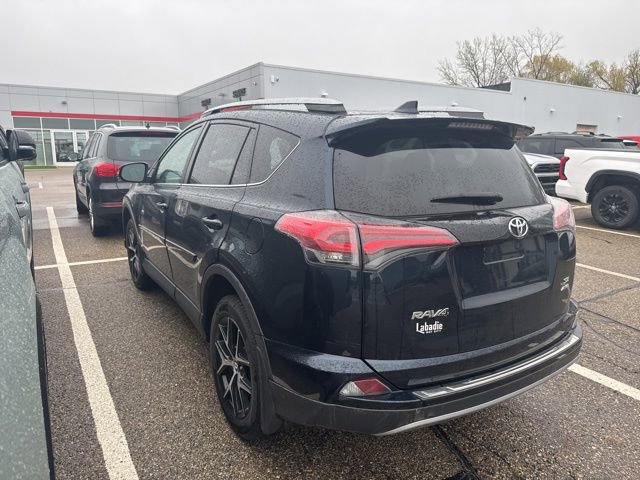 Used 2017 Toyota RAV4 SE image 6