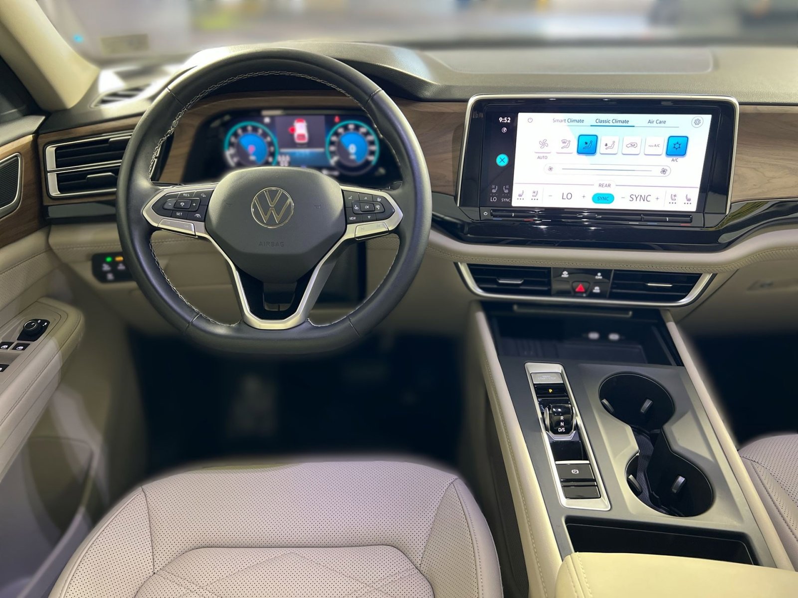 Used 2025 Volkswagen Atlas SE image 22