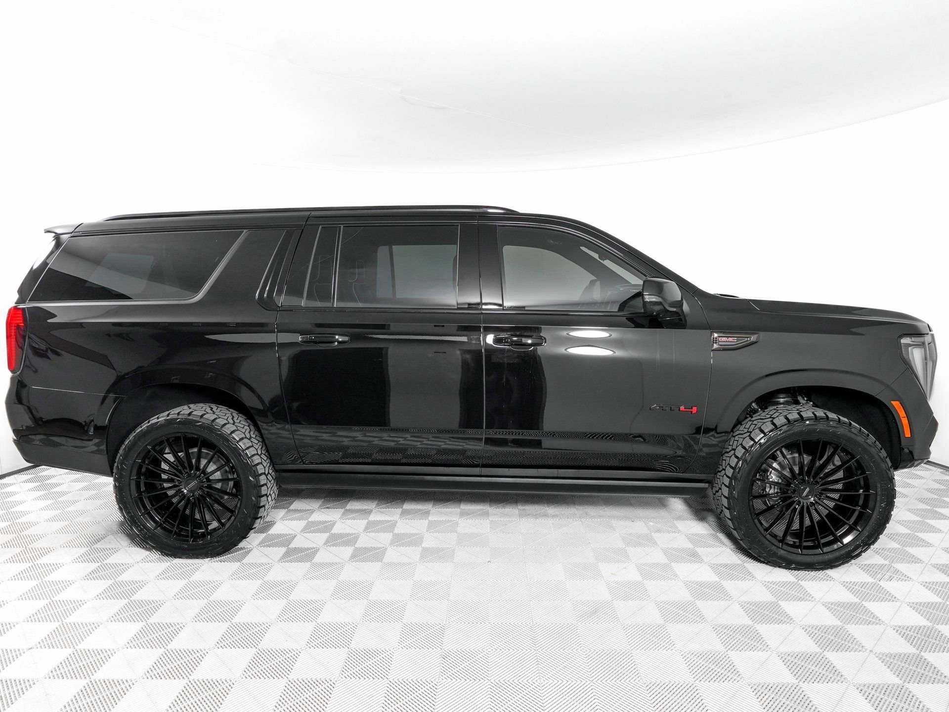 Used 2026 GMC Yukon XL AT4 Ultimate image 4