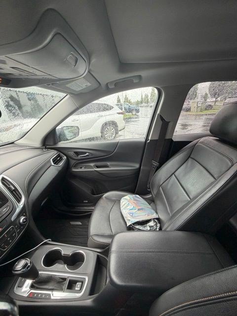 Used 2018 Chevrolet Equinox Premier AWD/4WD image 2