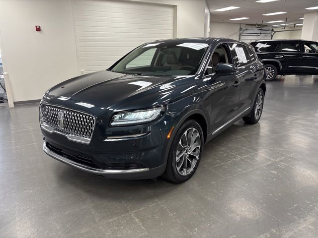 Used 2023 Lincoln Nautilus Reserve image 3