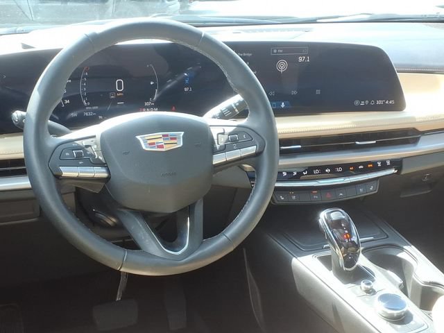 Used 2025 Cadillac XT4 Premium Luxury w/ Technology Package AWD/4WD image 12