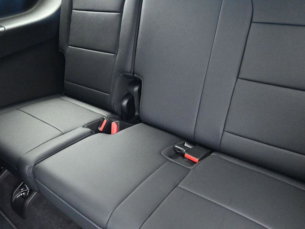 New 2026 Chevrolet Traverse LT w/ Driver Confidence Package FWD image 17