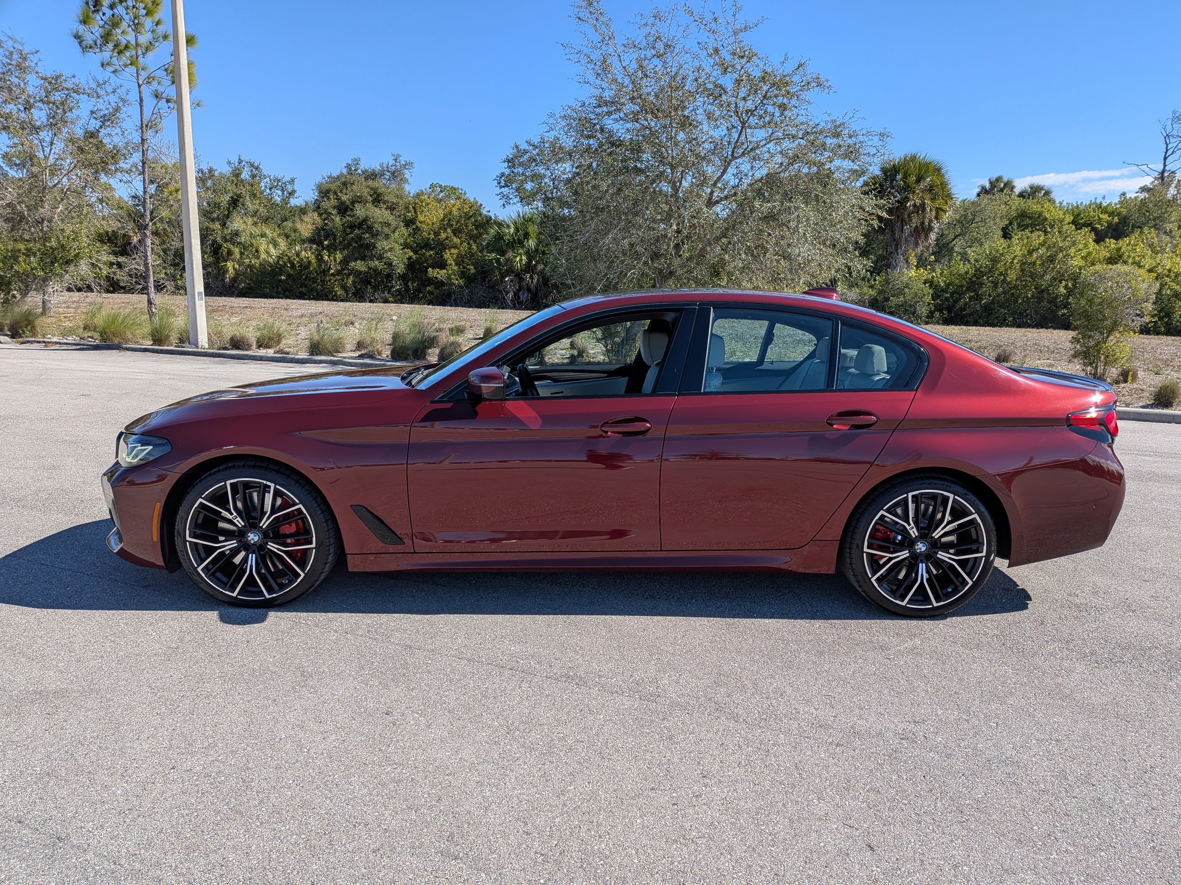 Used 2023 BMW 540i xDrive w/ Executive Package image 8