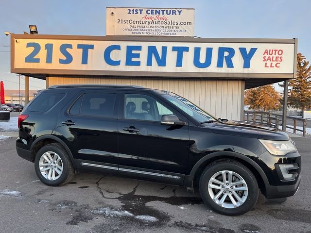 Used 2016 Ford Explorer XLT w/ Equipment Group 202A FWD image 1