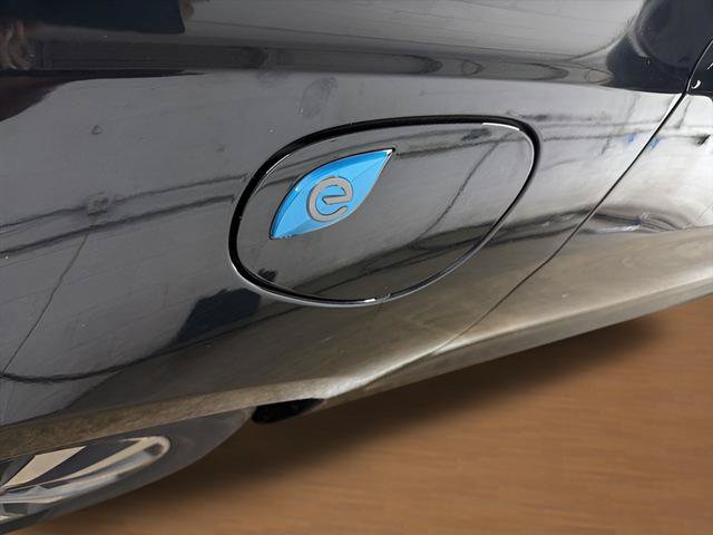Used 2024 Chrysler Pacifica Limited FWD image 10